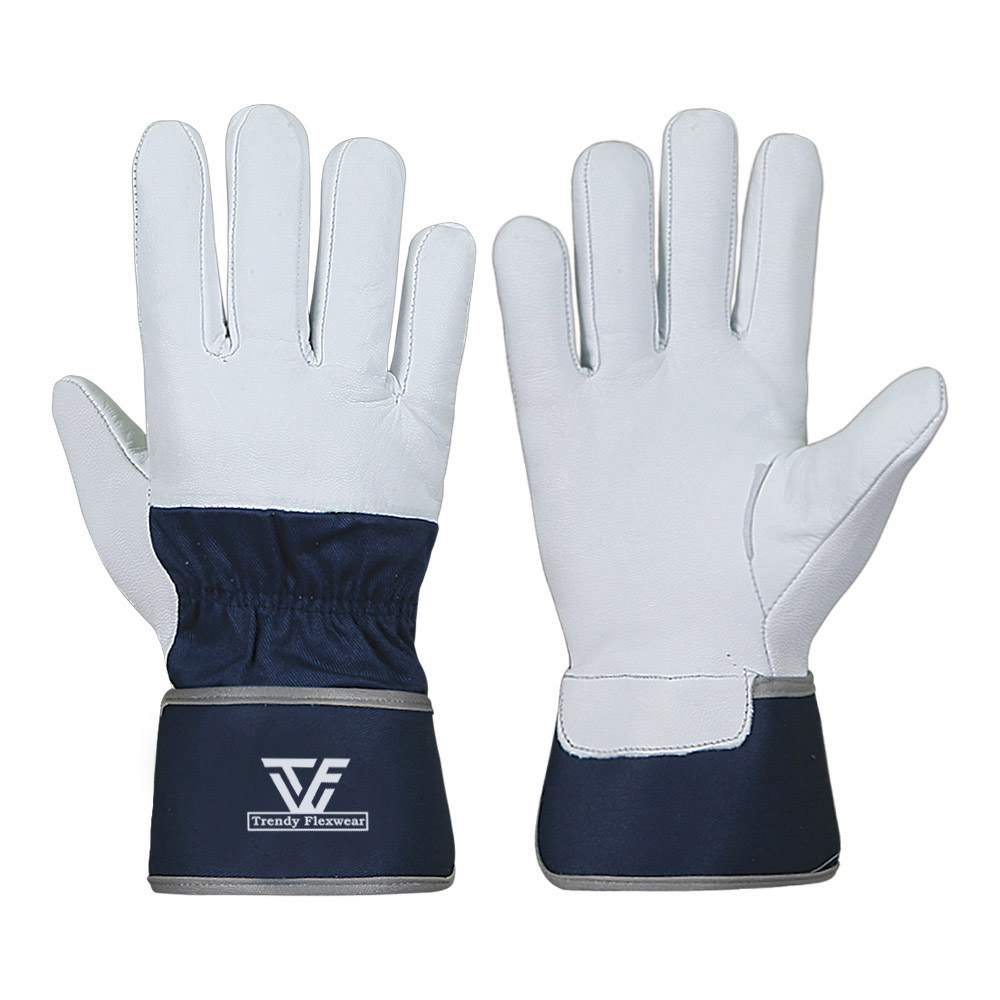 12 Canadian Rigger Gloves - Image 1